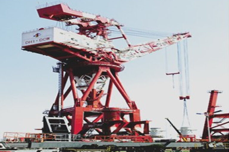 260t portal crane for mounting large piece, developed and manufactured by HDM