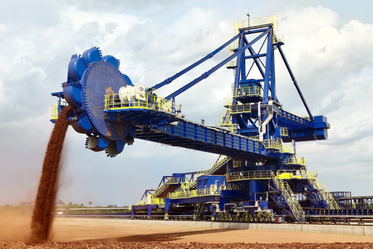 5600t h stacker & reclaimer developed and manufactured by HDM