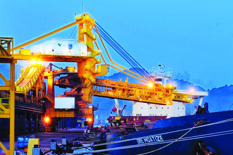 8000t h ship loader developed and manufactured by HDM