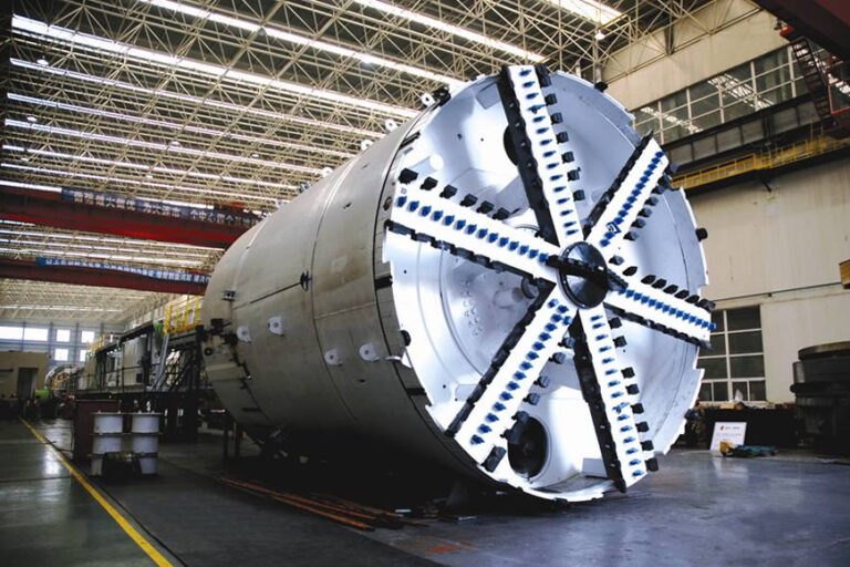 Φ6.52m earth pressure balanced (EPB) shield machine developed and manufactured by HDM